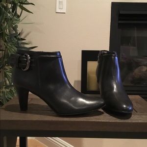 White Mountain Mars ankle boots with buckle cute.